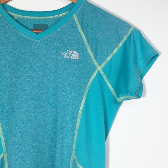 The North Face Vaporwick Blue Short Sleeve Tee - Picture 4 of 10